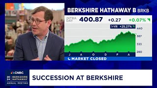 Greg Abel looks like perfect 'sequential partner' to follow Buffett, says Neuberger's Dan Hanson