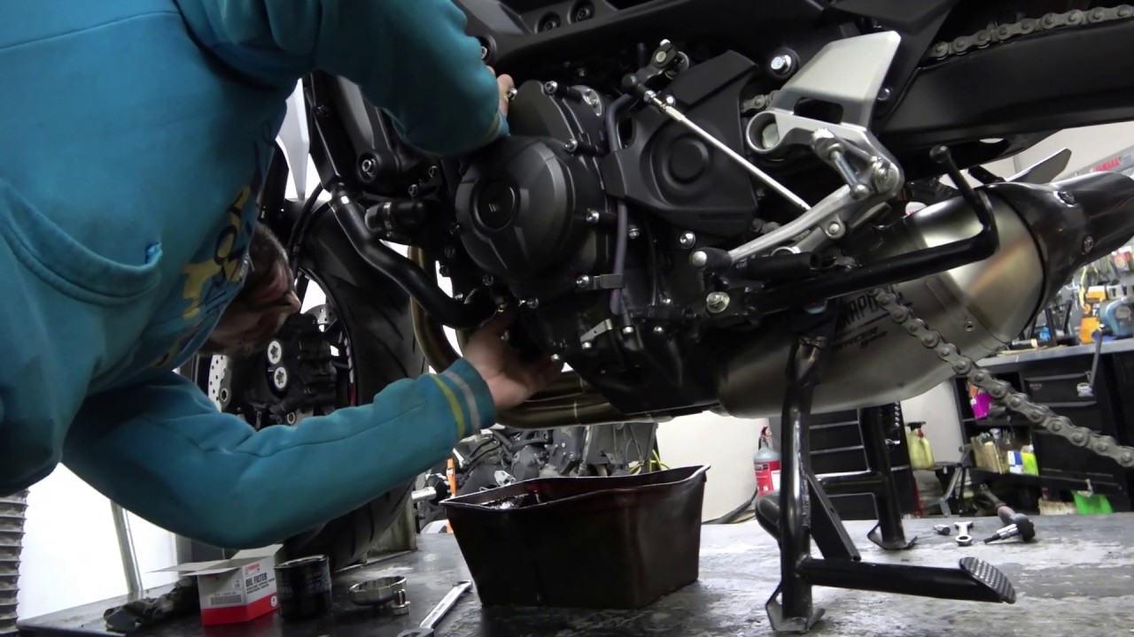 change oil on YAMAHA TRACER 900