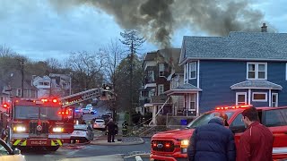 Crews battle apartment fire in Scranton
