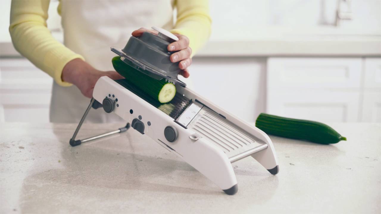 PL8® Professional Mandoline - Kitchen Demo Video - Progressive  International 