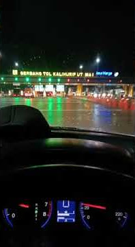 Story' WA bawa mobil malam hari Di Tol  Kalihurip
