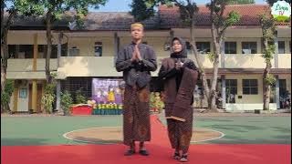 Fashion Show  Pakaian adat Jawa Tengah 11 IPA4 SMAN 5 Kota Tangerang