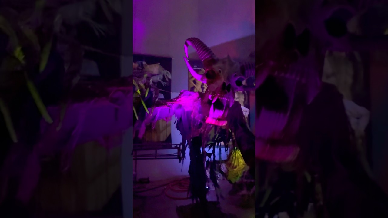 I may have bought my dream animatronic! #horror #transworld #subscribe #halloween ￼