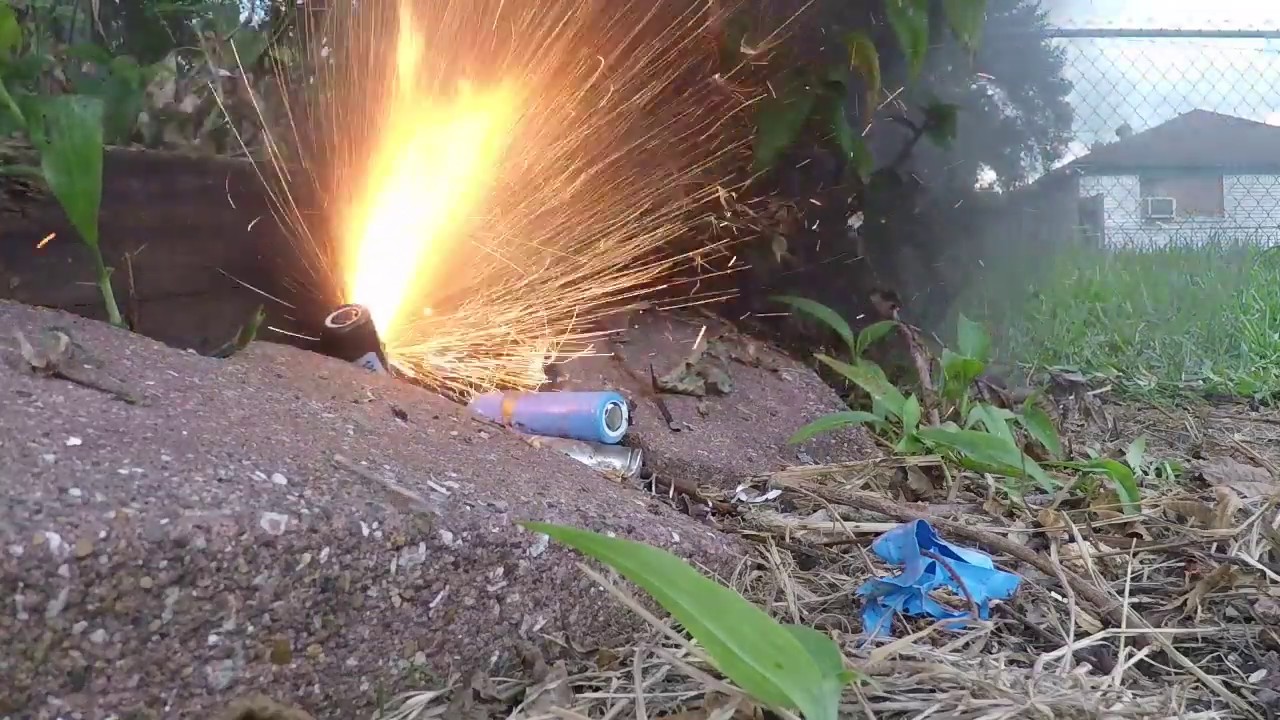 Battery Explodes 3000mAh - YouTube