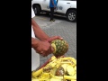 Kako najjednostavnije da ogulite ananas?