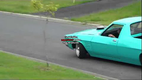 Holden V8 Ute burnout