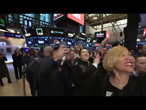 The nyse welcomes fiserv (nyse: fi) celebrating the launch of the fiserv small business index.