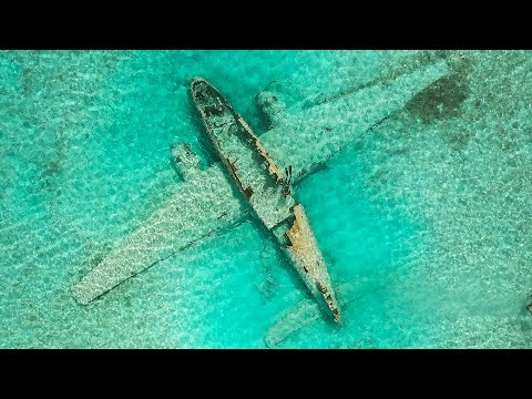 Found Sunken Drug Plane in the Ocean! (Explored for Treasure)