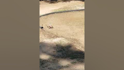 Traxxas Rustler vs E Maxx