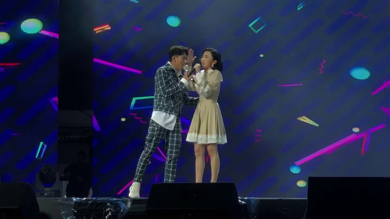 Isaac ôm bụng cười vì Diệu Nhi khi song ca