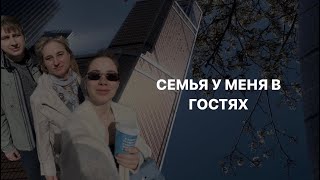 ВПЕРВЫЕ В МОСКВЕ | КАК ПОЗНАКОМИТЬСЯ С ДЕВУШКАМИ? Пристаю с вопросами к женщинам и расследую тайны.