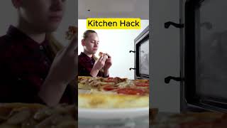 Reheating Pizza The Right Way - Kitchen Hack #kitchenhacks #food