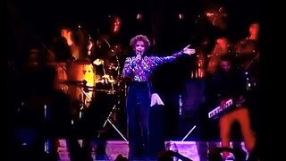 Whitney Houston Live 1991 - I Wana Dance With Somebody short clip