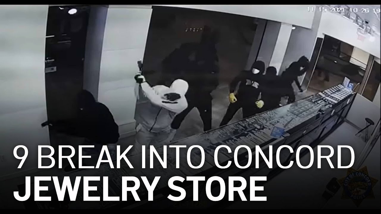 Smash and Grab at Jewelry Store in Concord - YouTube