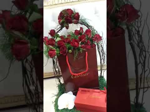 تنسيق هديه على كيس بشكل جميل وروعه ورد بيبي روز طبيعي