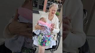 Mary and visiting Neslihan Carmen Rose 🌹 (Nursing home reactions)@carmensaiz.jodecahereborn6334