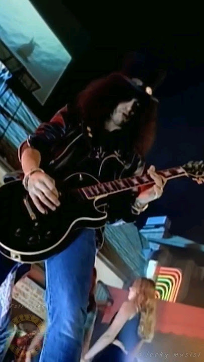 GAYA YANG MENYATU DENGAN MELODI ( Guns N' Roses - Estranged PART1 ) #shorts #short #shortvideo