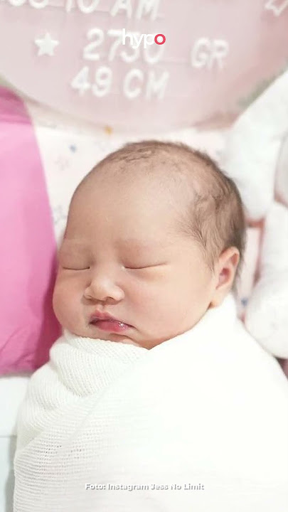 Jess No Limit Setakjub Ini Jadi Ayah Baru (langsung berani gendong anaknya!)
