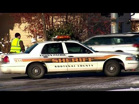 طفل أمريكي في الثانية من عمره يقتل أمه بمسدسها 