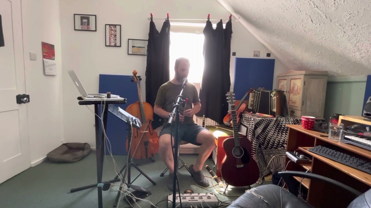 Ben McElroy- Live Looping Psych Folk