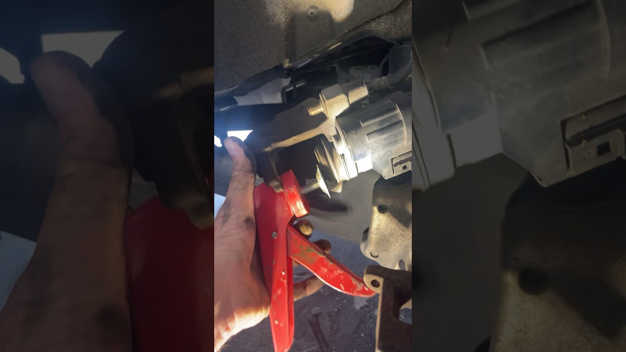 Использование пистолета для герметика для установки поршня суппорта на место 