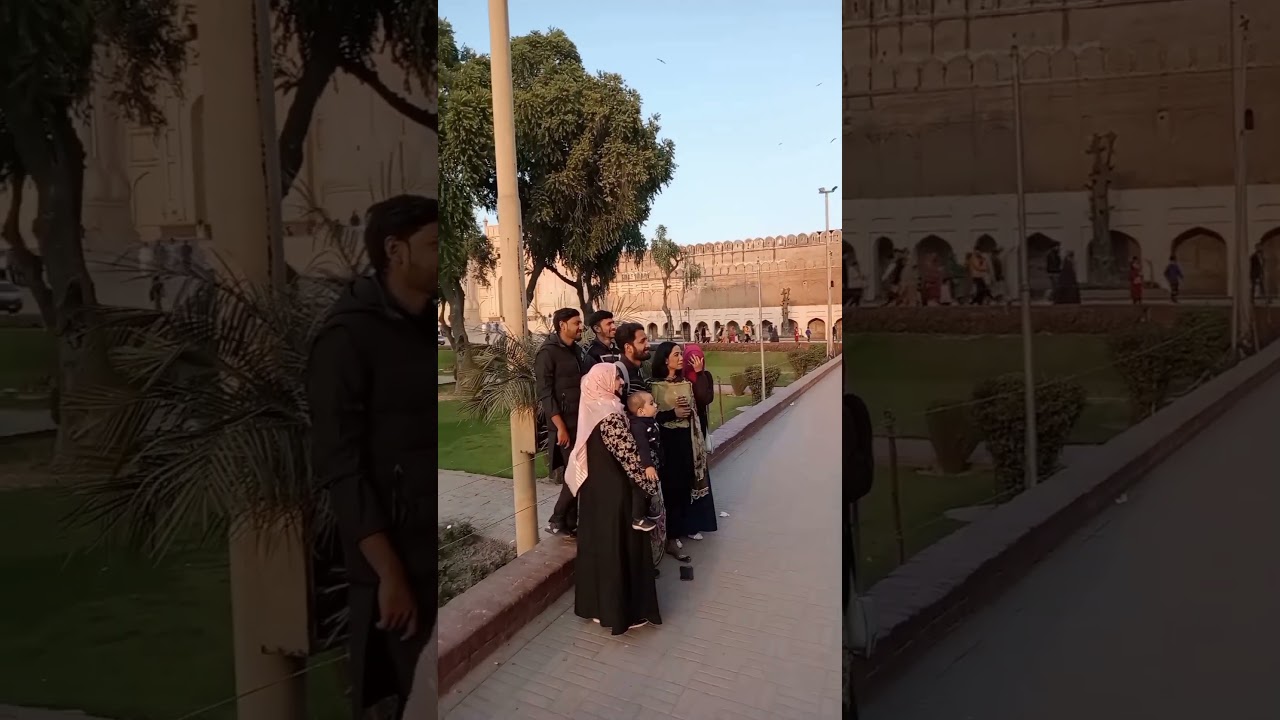 Mughal Era architecture (Badshahi Mosque)