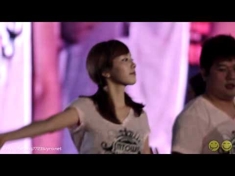 [Fancam] SNSD Taeyeon - Hotmail @ SMTown Live '10 in Seoul