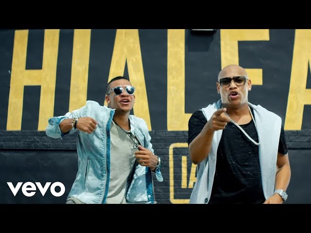 Gente de Zona - Algo Contigo (Official Video) class=