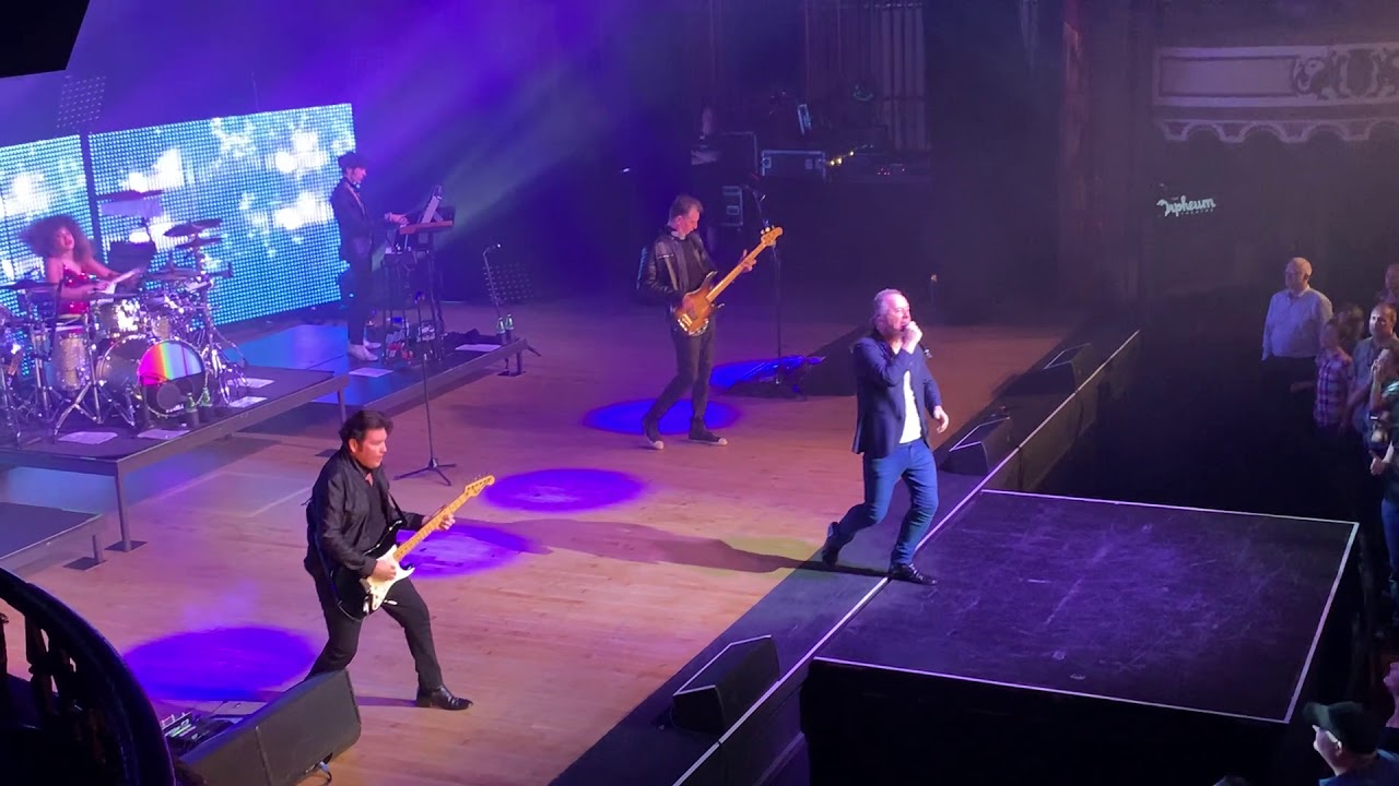 Simple Minds Sense of Discovery 2019 balcony LOS ANGELES - YouTube