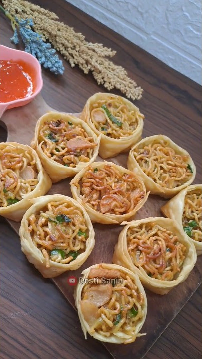 MIE GORENG MANGKUK KULIT PANGSIT