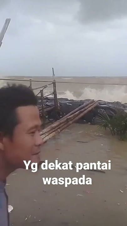 air laut meluap