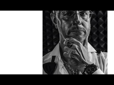 Видео: Черно-белый портрет. Урок 99. Фотошкола Олега Зотова.