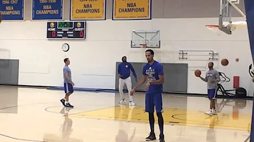 Steve Nash adds a little "hesi" to Durant's dribble-pop, from Warriors (31-5) AM shootaround b4 MEM