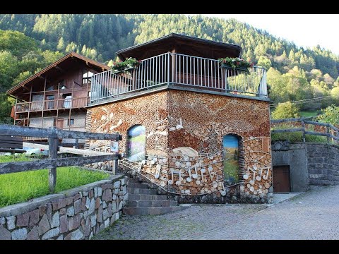 Mezzano - Uno dei Borghi più belli d'Italia, famoso per le cataste di legno artistiche in Trentino