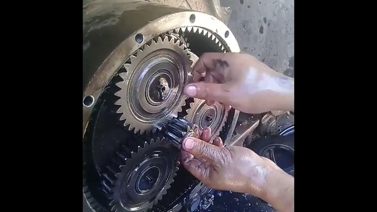 xcmg track excavator final drive of travel (Solon Chan) YouTube