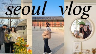 seoul winter vlog ☃️ my first snow, famous cafes, what i eat in korea