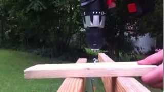 How to drive an eye screw faster and more easily with a power drill