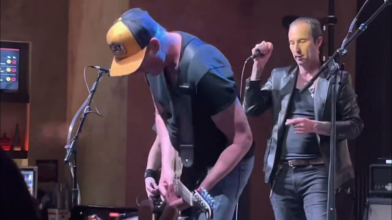 Sponge “Have You Seen Mary?” live in Parish Room at House of Blues