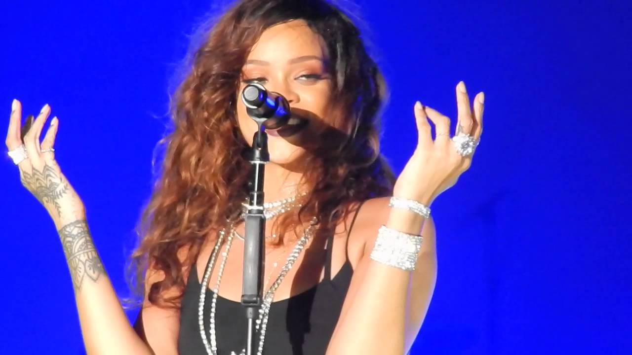 RIHANNA ROCK IN RIO 2015 - YouTube