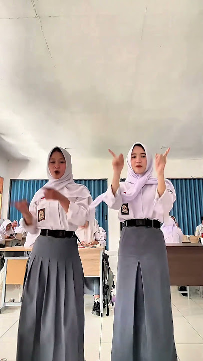 WALAU HATI MENANGIS MELIHAT KAU DENGANNYA BERSAMA