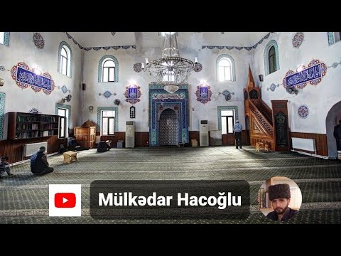 Qadın naməhrəm yanında namaz qıla bilər?