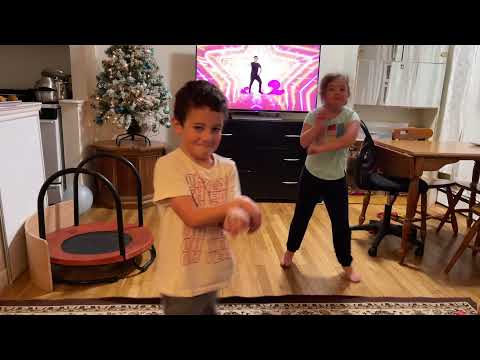 Dance party at home / ვცეკვავთ სახლში