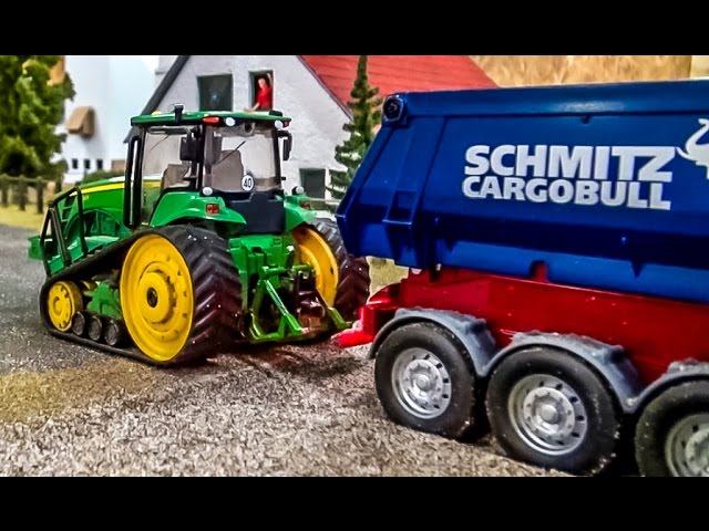 RC truck stuck! Scania gets rescued by a R/C John Deere tractor