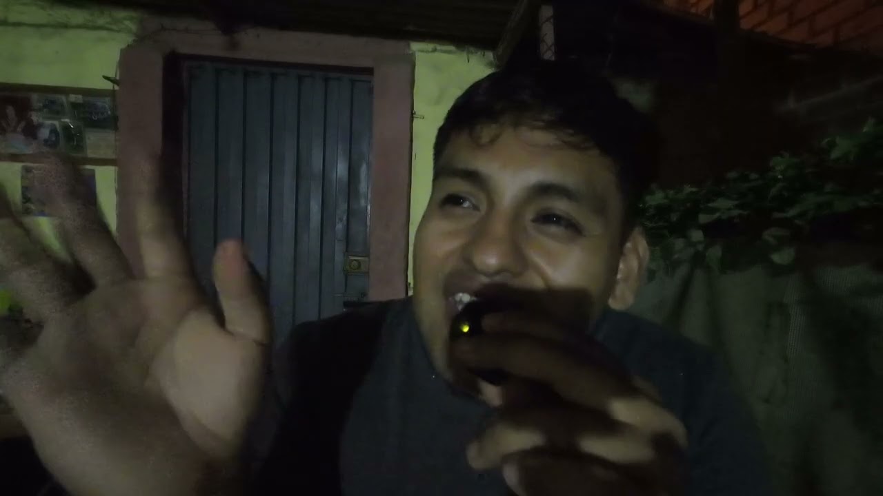 ASMR VENDEDOR DE ZAPATOS 2