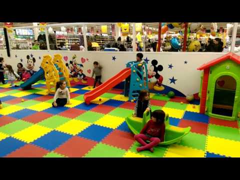 Zizu outdoor activities II ზიზუ სასრიალოზე სრიალობს