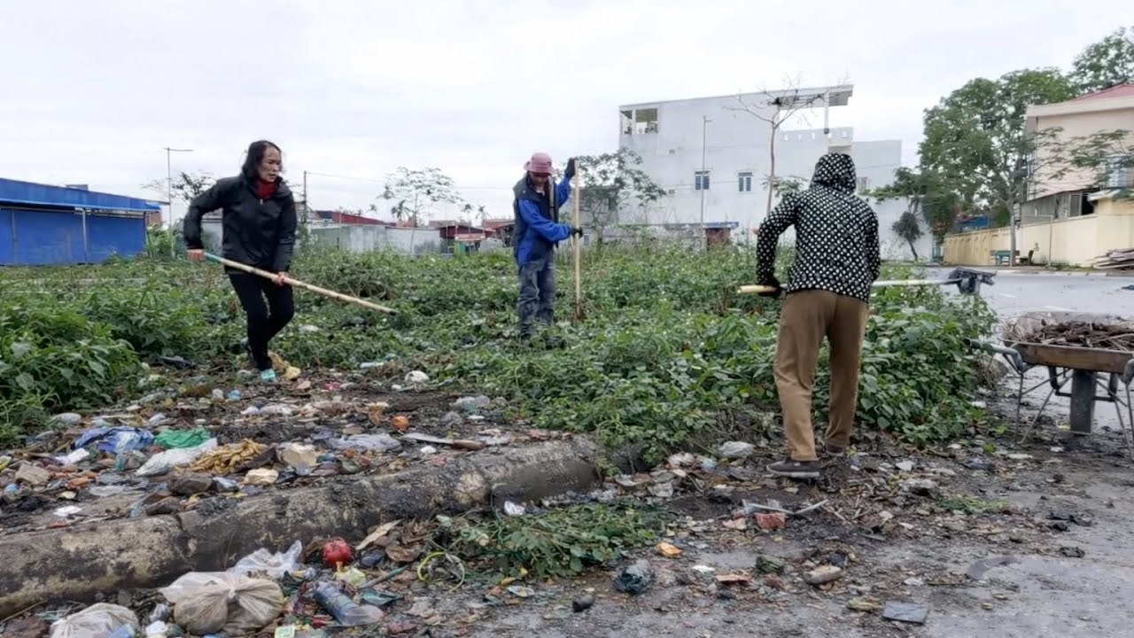 😱 Хозяйка в шоке! Скользкий тротуар стал идеальным — Удовлетворяющая уборка