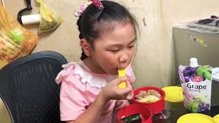 可愛的造型便當盒 小熊維尼 角落生物 今天的晚餐是飯飯 海苔包飯 簡單有好吃 寶貝吃的超開心的 十全水果醋 葡萄醋 蜜桃醋 青梅醋 你們也喜歡吃飯飯和喝醋飲嗎? 記得要吃晚餐喔~ 可愛的造型便當盒 小熊維尼 角落生物 今天的晚餐是飯飯 海苔包飯 簡單有好吃 寶貝吃的超開心的 十全水果醋 葡萄醋 蜜桃醋 青梅醋 你們也喜歡吃飯飯和喝醋飲嗎? 記得要吃晚餐喔~
