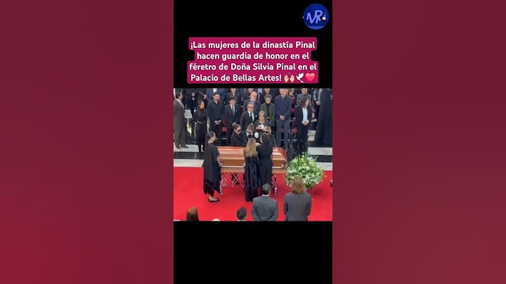 ¡La dinastía Pinal hacen guardia de honor en el féretro de Doña #SilviaPinal en Bellas Artes!🙌🏻🕊️❤️