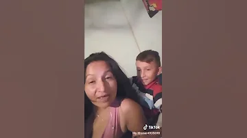 Mi mamá cantando