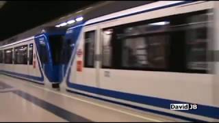 Paseando Por El Metro De Madrid